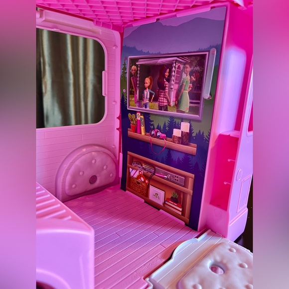 MATTEL 2019 Barbie 3 in 1 Dream Camper - Picture 7 of 13